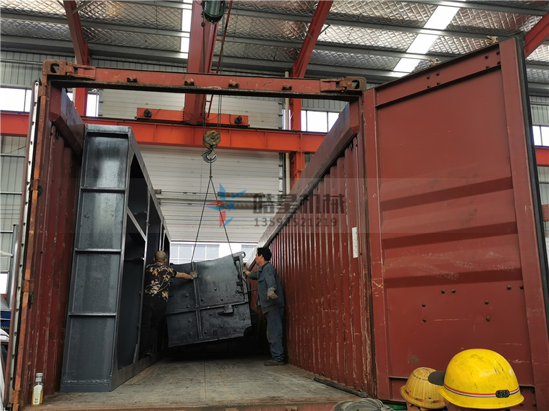 <a href='http://m.xlfefi.cn/feilv/1660.html' target='_blank'><span>斷橋鋁破碎機(jī)</span></a>設(shè)備出口網(wǎng)南非客戶