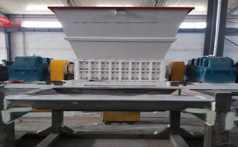 哪些因素決定著<a href='http://m.xlfefi.cn/ssxl/10.html' target='_blank'><span>金屬撕碎機(jī)</span></a>的價格